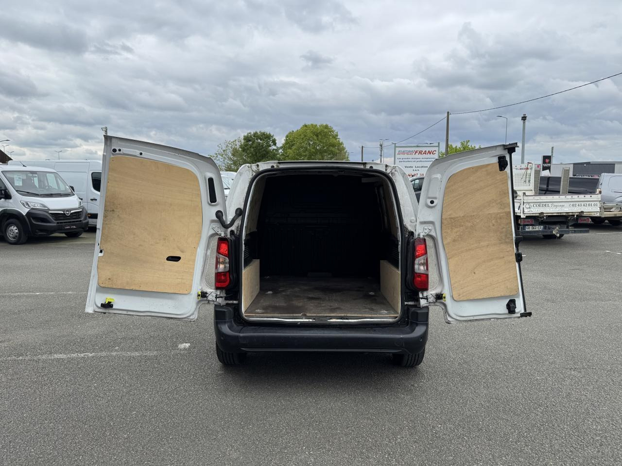 PEUGEOT PARTNER M 650 KG 1.5 HDI 130 CH EAT-8 2 PL PREMIUM - Panel van: picture 2 PEUGEOT PARTNER M 650 KG 1.5 HDI 130 CH EAT-8 2 PL PREMIUM - Panel van: picture 2