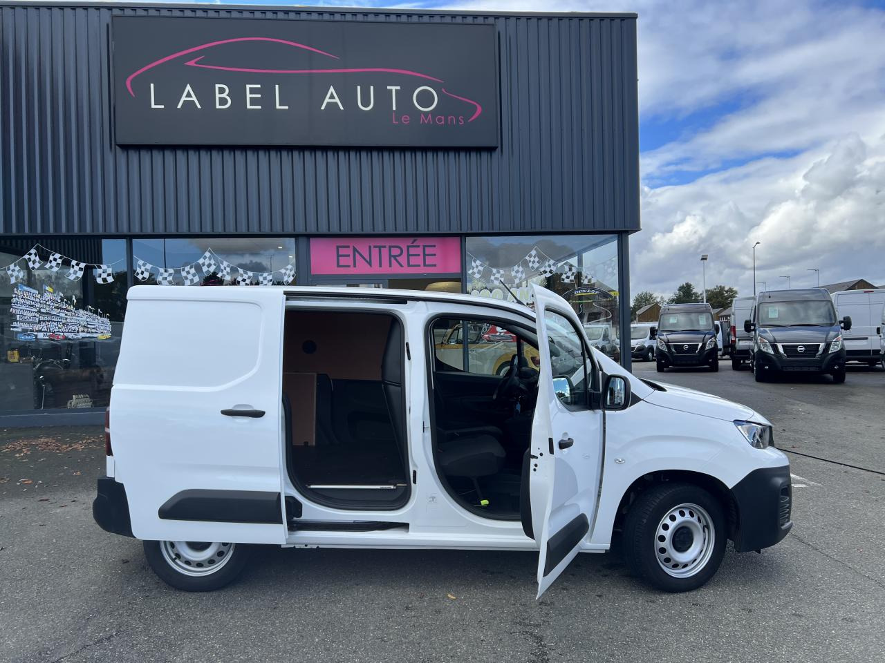 Panel van PEUGEOT PARTNER M 650KG 1.5 HDI 100CH ASPHALT 3 PLACES: picture 9 Panel van PEUGEOT PARTNER M 650KG 1.5 HDI 100CH ASPHALT 3 PLACES: picture 9