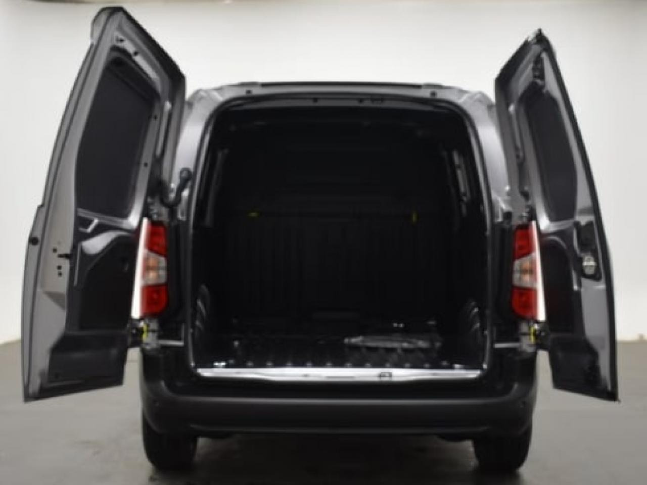 PEUGEOT Partner M 650KG 1.5 BlueHDi S&S - 100 III FOURGON Fourgon M PHASE 2 - Panel van: picture 3 PEUGEOT Partner M 650KG 1.5 BlueHDi S&S - 100 III FOURGON Fourgon M PHASE 2 - Panel van: picture 3