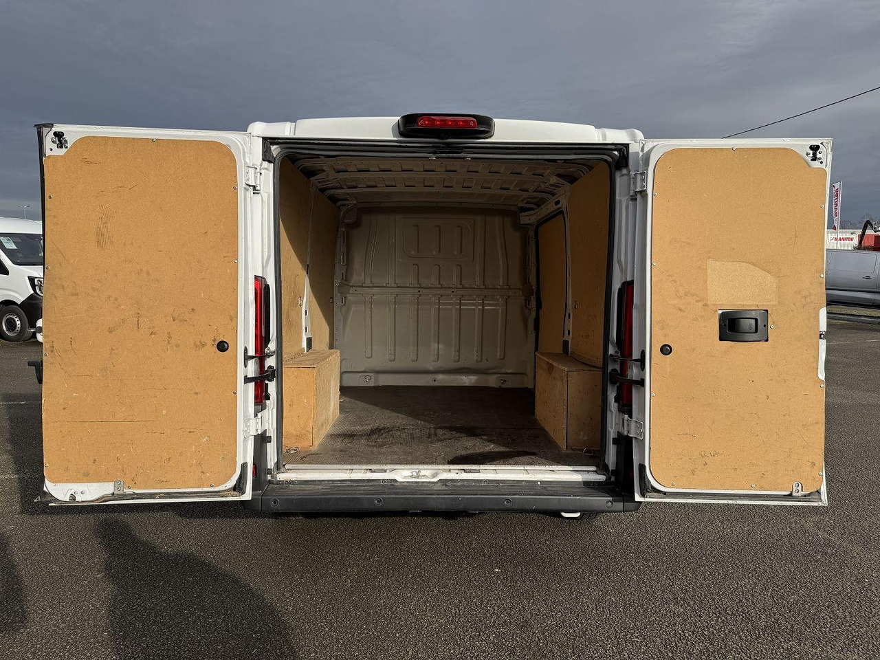Peugeot Boxer 330 L1H1 2.2 BLUEHDI S&S 140CH ASPHALT - Small van: picture 2 Peugeot Boxer 330 L1H1 2.2 BLUEHDI S&S 140CH ASPHALT - Small van: picture 2