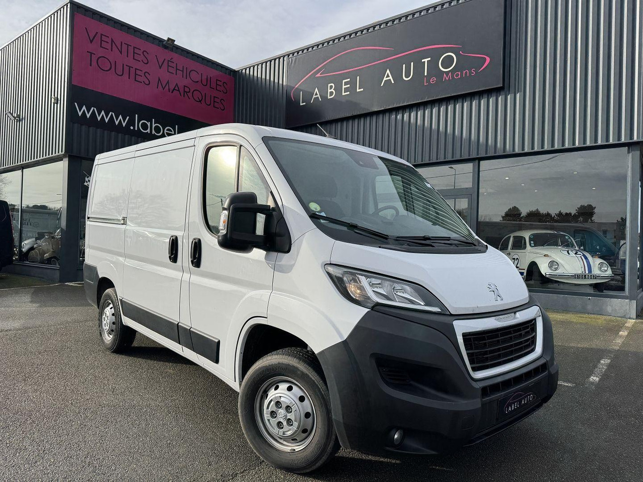Peugeot Boxer 330 L1H1 2.2 BLUEHDI S&S 140CH ASPHALT - Small van: picture 1 Peugeot Boxer 330 L1H1 2.2 BLUEHDI S&S 140CH ASPHALT - Small van: picture 1