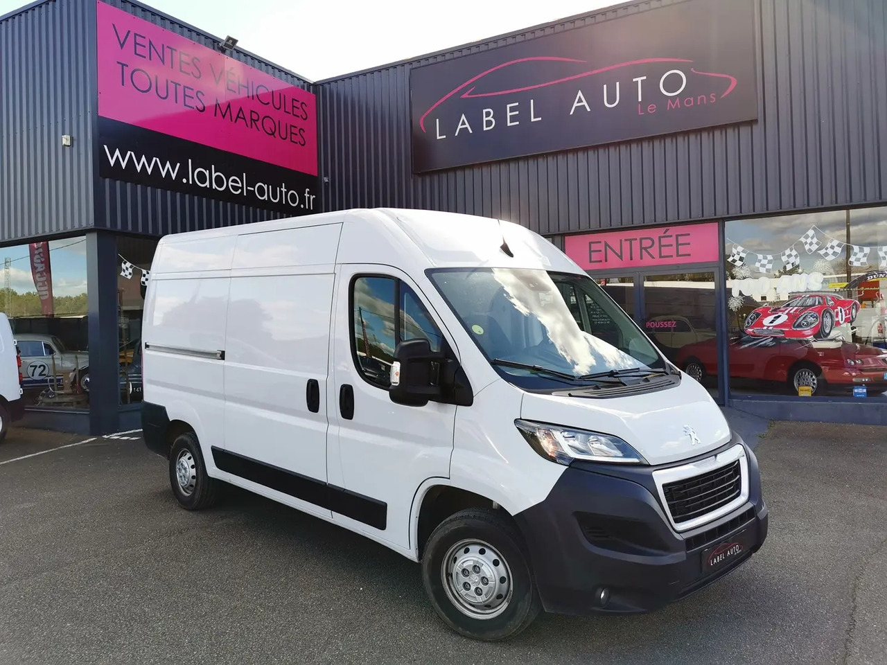 Peugeot Boxer 333 L2H2 2.2 BLUEHDI S&S 140CH ASPHALT - Panel van: picture 1 Peugeot Boxer 333 L2H2 2.2 BLUEHDI S&S 140CH ASPHALT - Panel van: picture 1