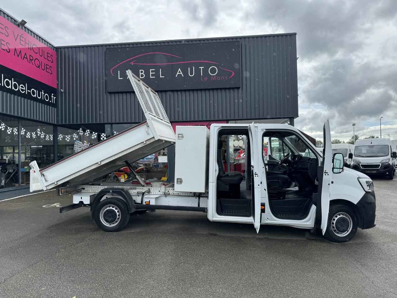 RENAULT MASTER 3T5 DOUBLE CABINE 6PL BENNE + COFFRE RJ 2.3 DCI 130CH - Tipper van, Combi van: picture 1 RENAULT MASTER 3T5 DOUBLE CABINE 6PL BENNE + COFFRE RJ 2.3 DCI 130CH - Tipper van, Combi van: picture 1