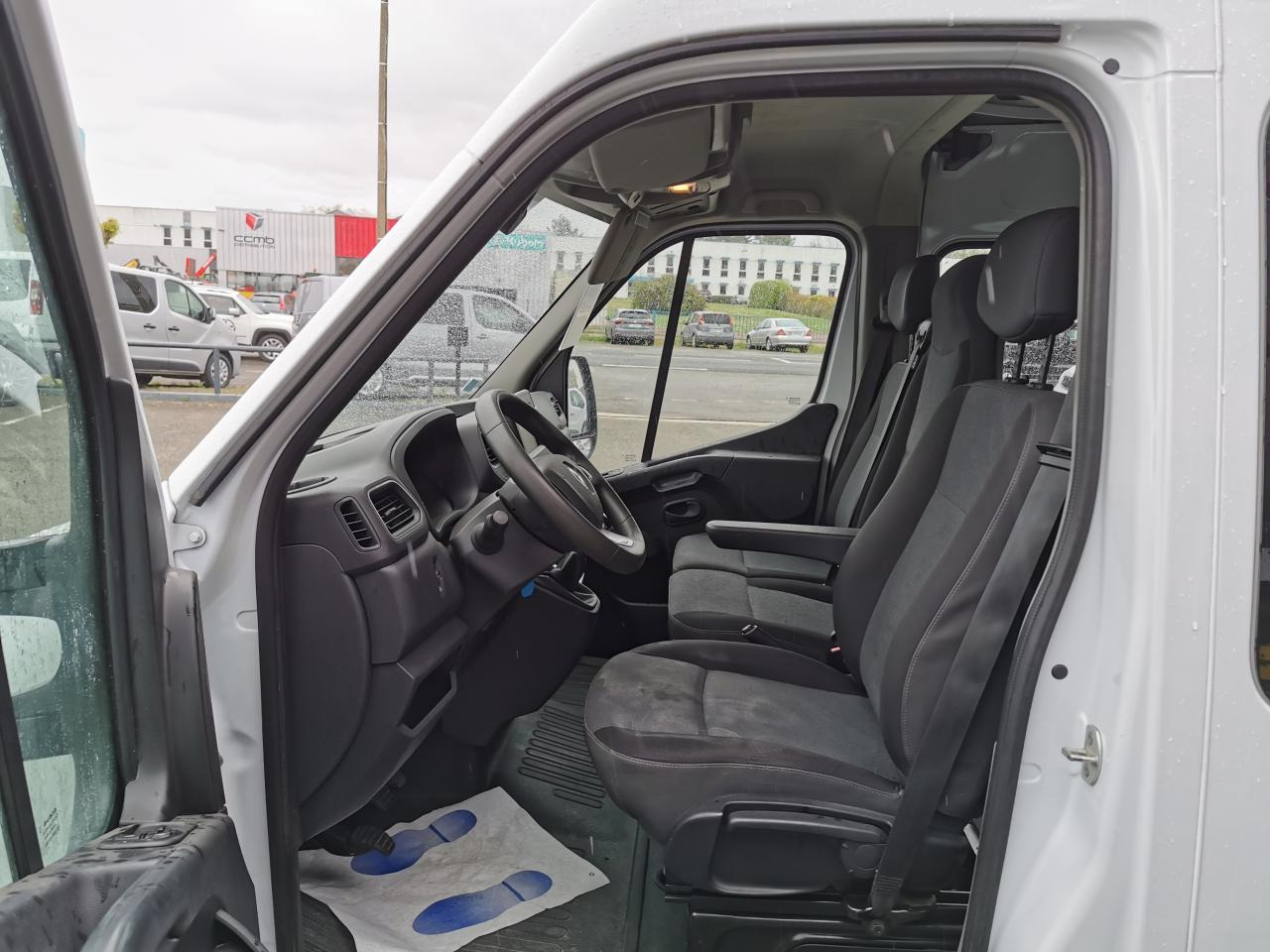 RENAULT Master Confort F3300 L2H2 2.3 dCi - 135 III CABINE APPROFONDIE Cabine approfondie L2H2 Traction PHA - Panel van: picture 5 RENAULT Master Confort F3300 L2H2 2.3 dCi - 135 III CABINE APPROFONDIE Cabine approfondie L2H2 Traction PHA - Panel van: picture 5