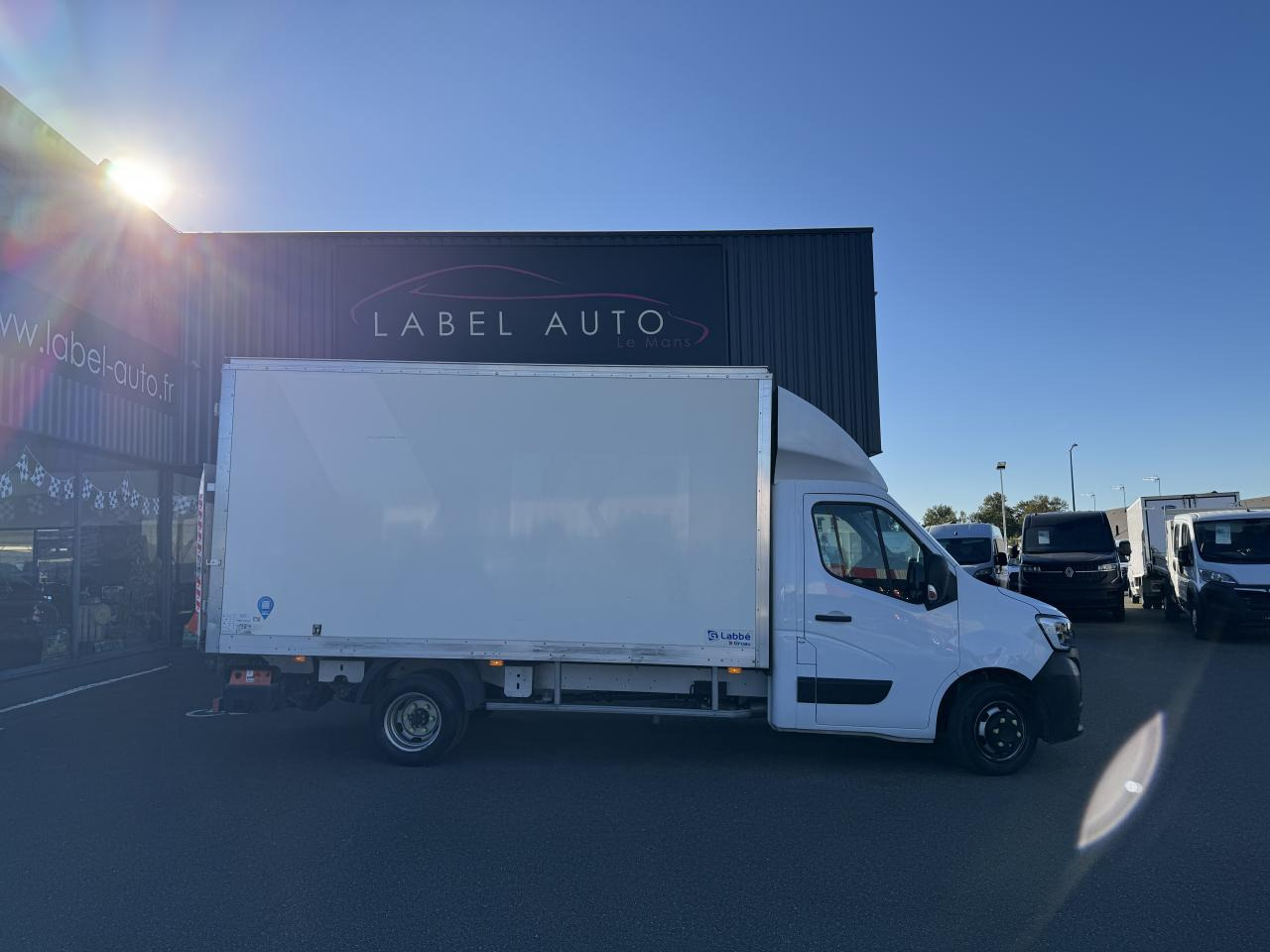 RENAULT Master Confort R3500 L2 2.3 dCi - 130 III CHASSIS CABINE Châssis Cabine L2 Propulsion PHASE 3 - Box van: picture 1 RENAULT Master Confort R3500 L2 2.3 dCi - 130 III CHASSIS CABINE Châssis Cabine L2 Propulsion PHASE 3 - Box van: picture 1