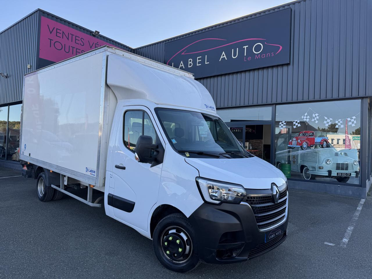 RENAULT Master Confort R3500 L2 2.3 dCi - 130 III CHASSIS CABINE Châssis Cabine L2 Propulsion PHASE 3 - Box van: picture 2 RENAULT Master Confort R3500 L2 2.3 dCi - 130 III CHASSIS CABINE Châssis Cabine L2 Propulsion PHASE 3 - Box van: picture 2