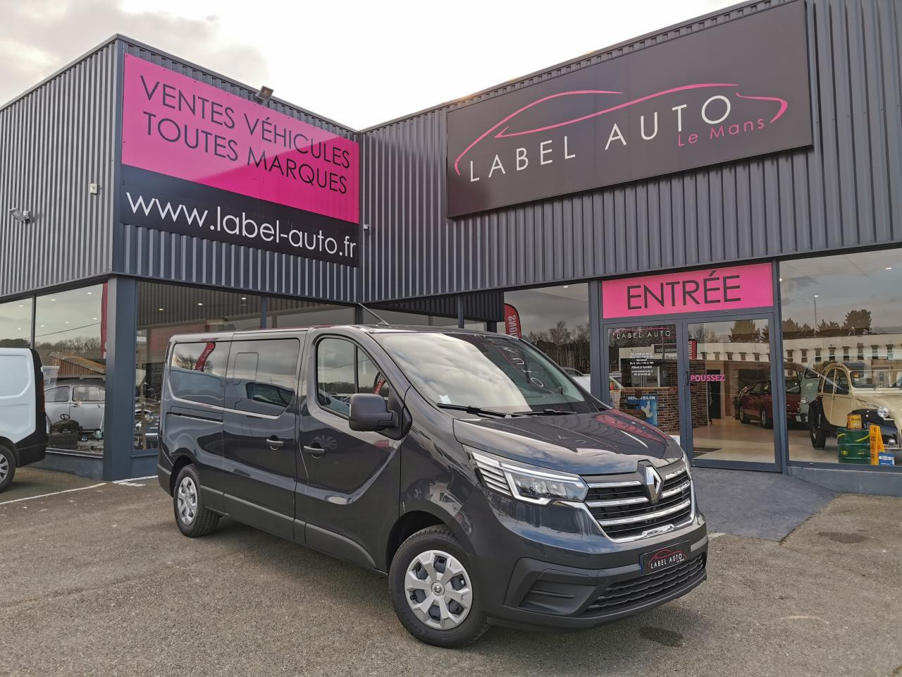 RENAULT Trafic L2 2.0 Energy dCi - 150 - S&S III COMBI Combi Zen L2H1 PHASE 3 - Minibus, Passenger van: picture 3 RENAULT Trafic L2 2.0 Energy dCi - 150 - S&S III COMBI Combi Zen L2H1 PHASE 3 - Minibus, Passenger van: picture 3