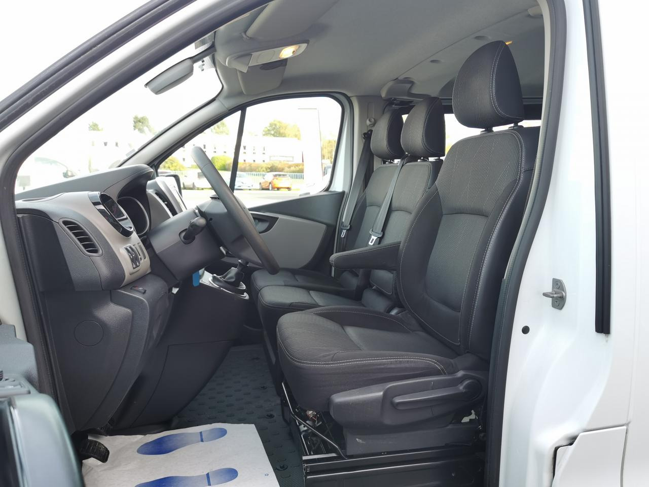 RENAULT Trafic L2H1 2.0 dCi 120ch CABINE APPROFONDIE Confort 6 places - Panel van: picture 5 RENAULT Trafic L2H1 2.0 dCi 120ch CABINE APPROFONDIE Confort 6 places - Panel van: picture 5