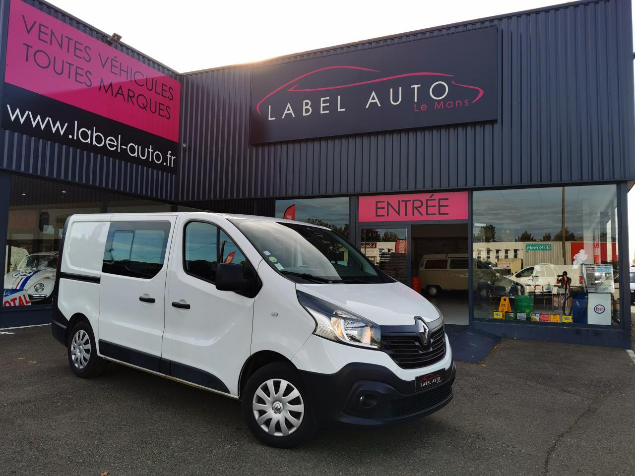 RENAULT Trafic L2H1 2.0 dCi 120ch CABINE APPROFONDIE Confort 6 places - Panel van: picture 1 RENAULT Trafic L2H1 2.0 dCi 120ch CABINE APPROFONDIE Confort 6 places - Panel van: picture 1