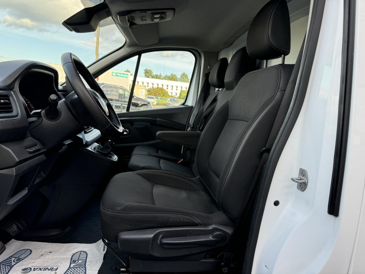 RENAULT Trafic L2H1 3000 Kg 2.0 Blue dCi - 130 III FOURGON Fourgon Grand Confort L2H1 PHASE 3 - Panel van: picture 4 RENAULT Trafic L2H1 3000 Kg 2.0 Blue dCi - 130 III FOURGON Fourgon Grand Confort L2H1 PHASE 3 - Panel van: picture 4