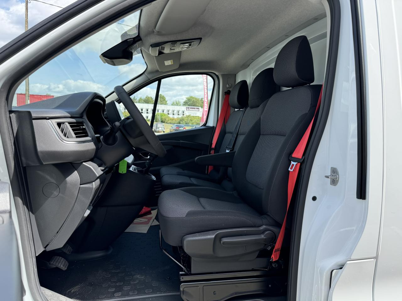 RENAULT Trafic L2H1 3000 Kg 2.0 Blue dCi - 150 2024 III FOURGON Fourgon Advance L2H1 PHASE 3 - Panel van: picture 4 RENAULT Trafic L2H1 3000 Kg 2.0 Blue dCi - 150 2024 III FOURGON Fourgon Advance L2H1 PHASE 3 - Panel van: picture 4