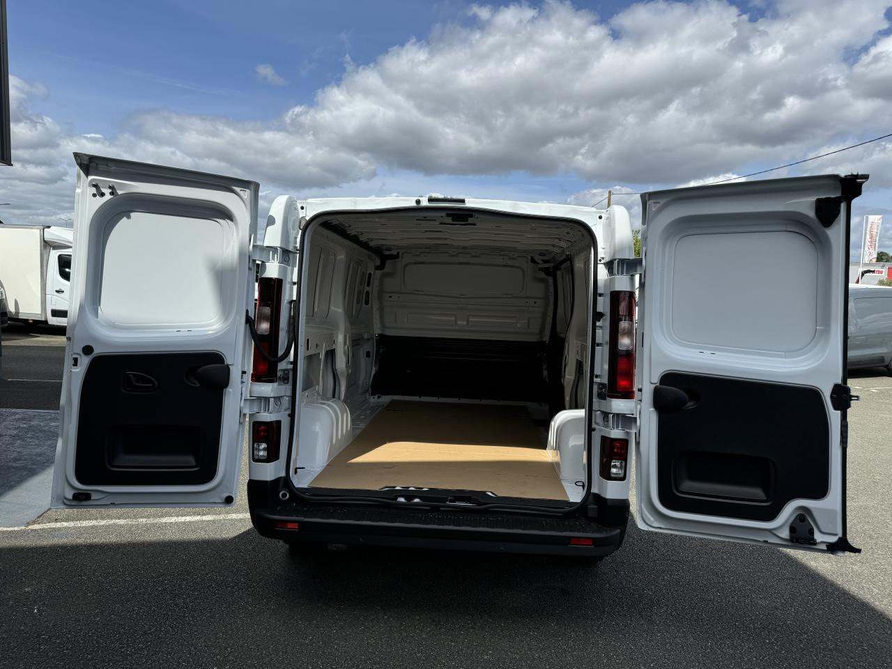 RENAULT Trafic L2H1 3000 Kg 2.0 Blue dCi - 170 2024 III FOURGON Fourgon Advance L2H1 PHASE 3 - Panel van: picture 4 RENAULT Trafic L2H1 3000 Kg 2.0 Blue dCi - 170 2024 III FOURGON Fourgon Advance L2H1 PHASE 3 - Panel van: picture 4