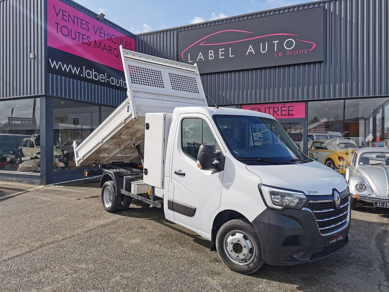 Renault Master RJ3500 L3 COFFRE 2.3 BLUE DCI 145CH EUROVI - Tipper van: picture 1 Renault Master RJ3500 L3 COFFRE 2.3 BLUE DCI 145CH EUROVI - Tipper van: picture 1