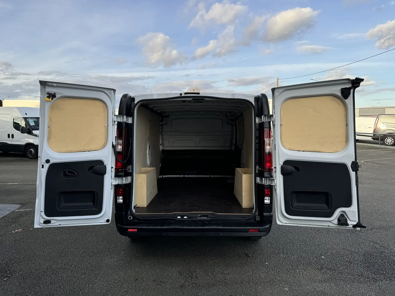 Renault Trafic L2H1 3T 2.0 BLUE DCI 130CH GRAND CONFORT - Panel van: picture 3 Renault Trafic L2H1 3T 2.0 BLUE DCI 130CH GRAND CONFORT - Panel van: picture 3