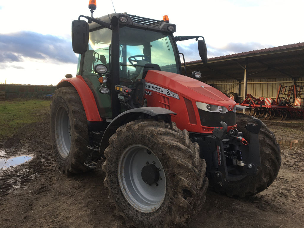 Massey Ferguson 5713S DYNA-6 EFFICIENT - Farm tractor: picture 2 Massey Ferguson 5713S DYNA-6 EFFICIENT - Farm tractor: picture 2