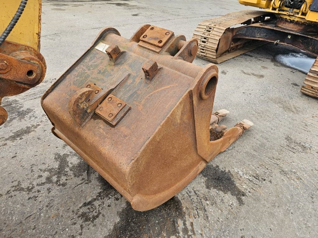 Crawler excavator CAT 318 B L: picture 15