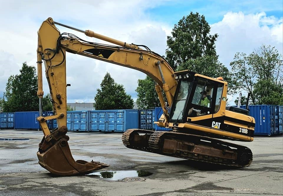 Crawler excavator CAT 318 B L: picture 31