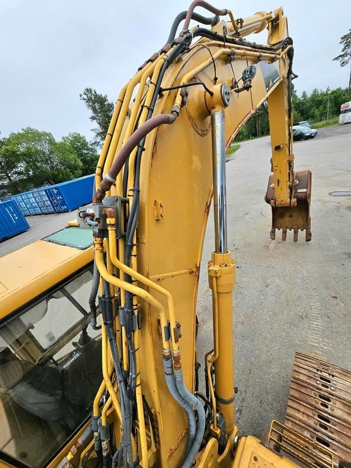 Crawler excavator CAT 318 B L: picture 29