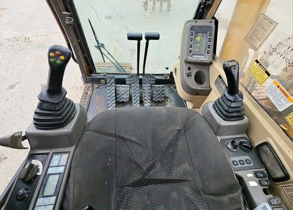 Crawler excavator CAT 318 B L: picture 33