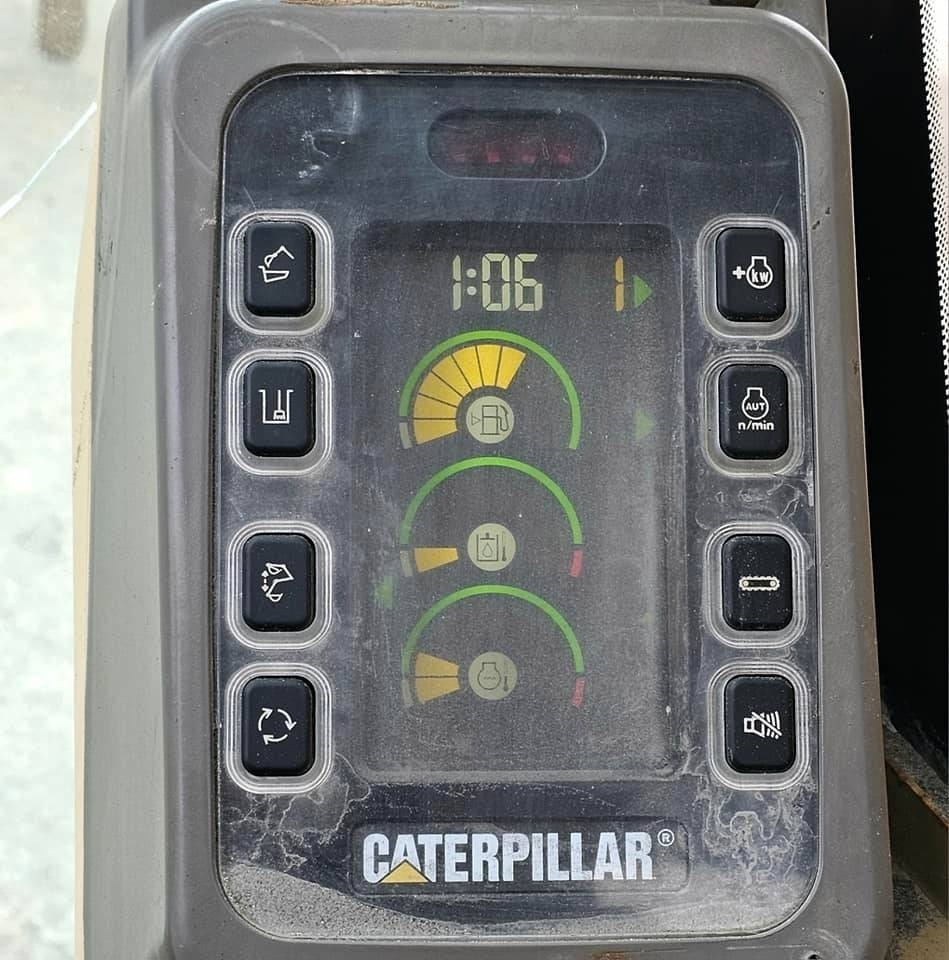Crawler excavator CAT 318 B L: picture 35