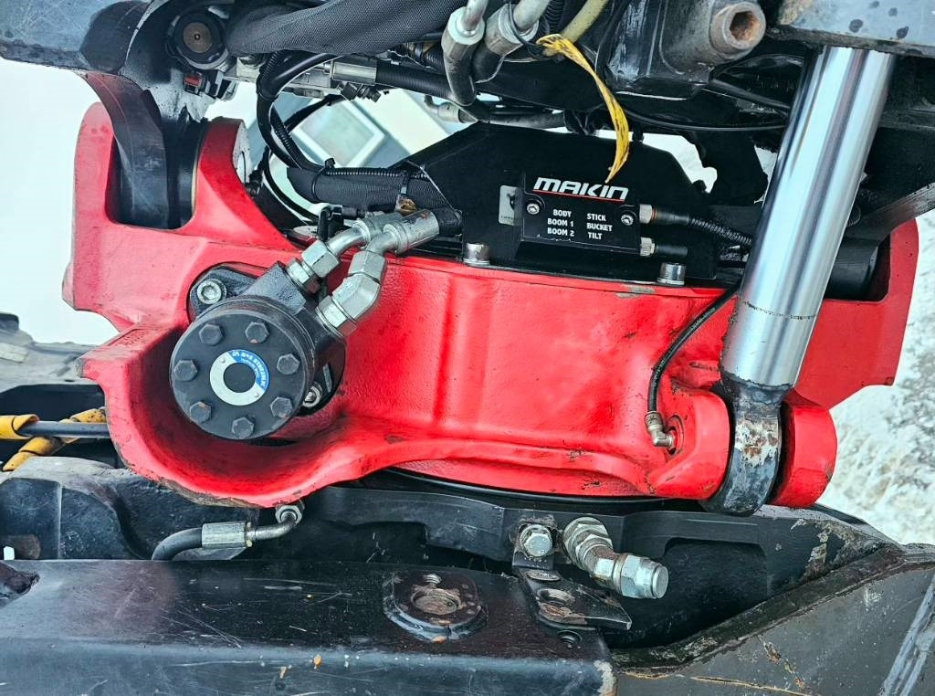 Crawler excavator Hitachi ZX 210 LC-6: picture 36