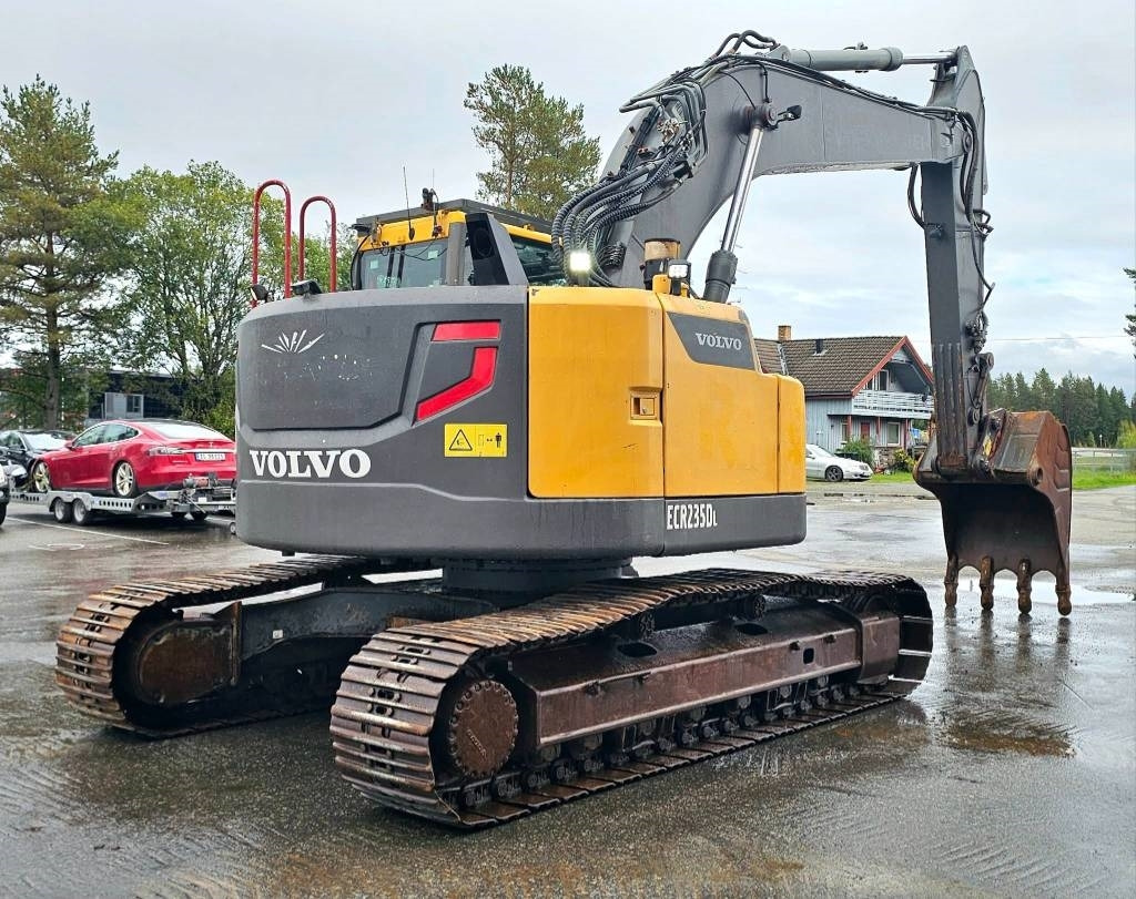 Crawler excavator Volvo ECR235 DL: picture 5