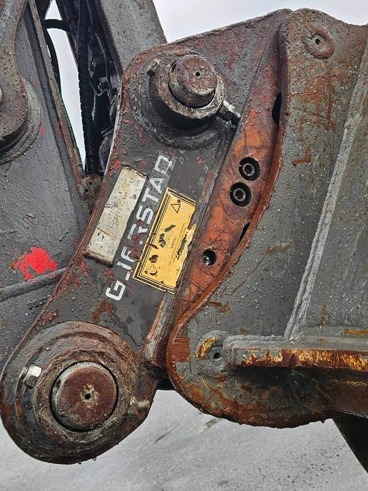 Crawler excavator Volvo ECR235 DL: picture 23
