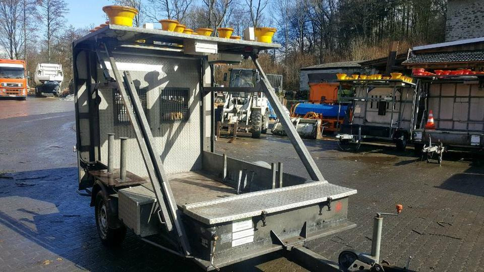 Absperrtafel Verkehrsleitanhänger verkehrsicherungsanhänger Nisse - Construction equipment, Trailer: picture 5 Absperrtafel Verkehrsleitanhänger verkehrsicherungsanhänger Nisse - Construction equipment, Trailer: picture 5