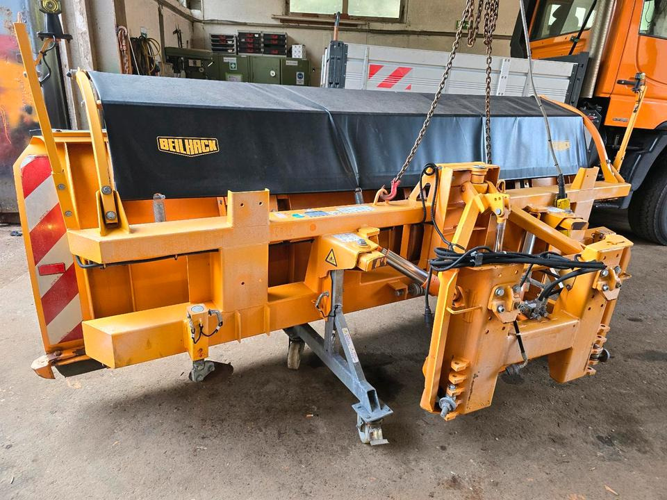 Beilhack Schneepflug PVF 34-4 Schneeschieber Schneeschild Schmidt für Unimog 405/10 405/12 UGN UGE LKW Winterdienst - Snow plough: picture 1 Beilhack Schneepflug PVF 34-4 Schneeschieber Schneeschild Schmidt für Unimog 405/10 405/12 UGN UGE LKW Winterdienst - Snow plough: picture 1