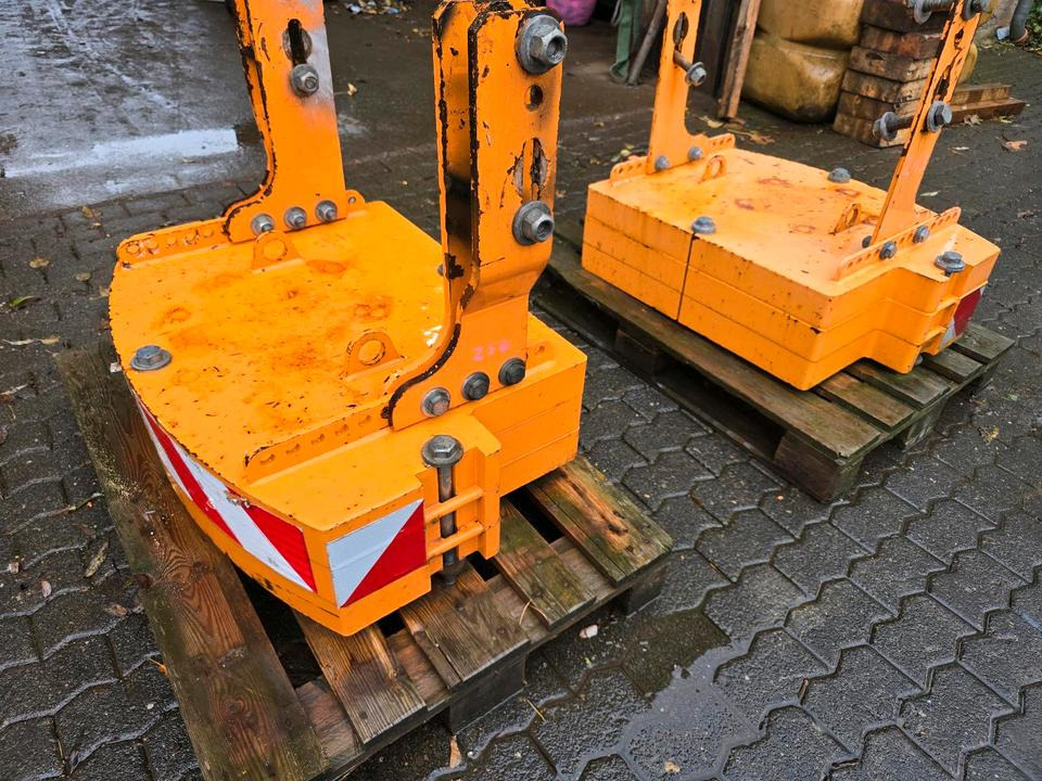 Heckgewicht Unimog 405 U400 U 300 500 400 318 423 427 429 430 530 527 535 Kontergewicht Mulag Mähausleger Böschungsmulcher Dücker - Counterweight: picture 3 Heckgewicht Unimog 405 U400 U 300 500 400 318 423 427 429 430 530 527 535 Kontergewicht Mulag Mähausleger Böschungsmulcher Dücker - Counterweight: picture 3