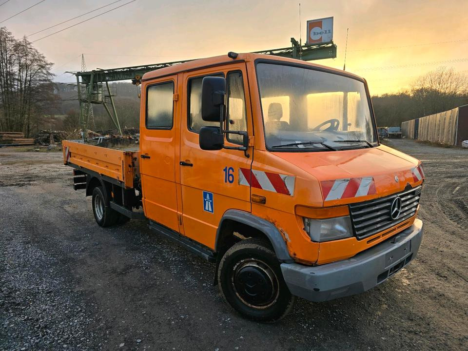 Mercedes-Benz Vario 614D Pritsche Doka 2002 LKW - Open body delivery van: picture 3 Mercedes-Benz Vario 614D Pritsche Doka 2002 LKW - Open body delivery van: picture 3