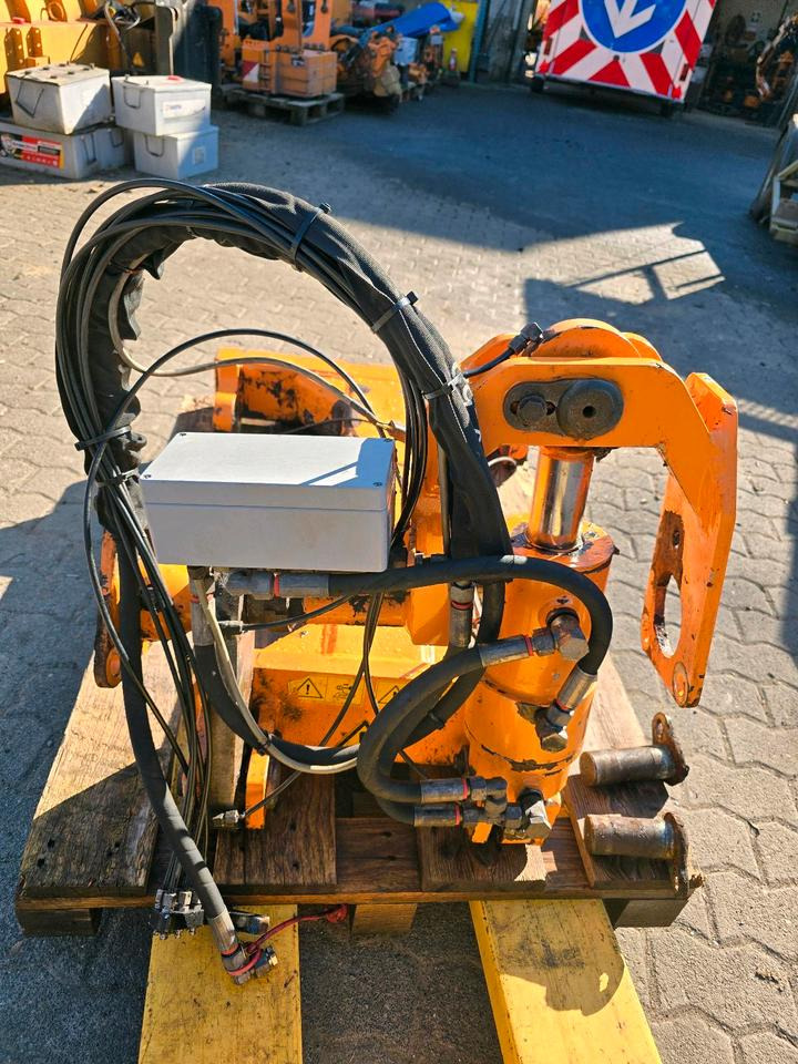 Boom mower Mulag TR Torsionsrahmen Unimog 405 U300 300 U 400 500 Mercedes-Benz Böschungsmäher Böschungsmulcher Mähausleger FME 600 700 MKM FMK: picture 6