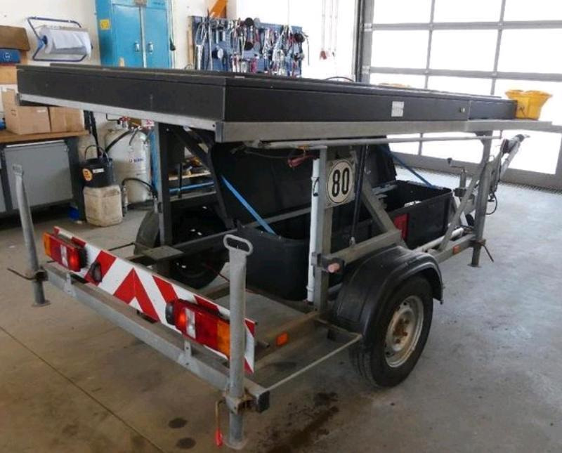 Nissen LED Vorwarntafel VLT Verkehrsleittafel Leittafel Sicherungsanhänger Verkehrsleitanhänger Verkehrssicherungsanhänger Verkehrsleitanhänger Verkehrsleittafel - Construction equipment, Trailer: picture 4 Nissen LED Vorwarntafel VLT Verkehrsleittafel Leittafel Sicherungsanhänger Verkehrsleitanhänger Verkehrssicherungsanhänger Verkehrsleitanhänger Verkehrsleittafel - Construction equipment, Trailer: picture 4
