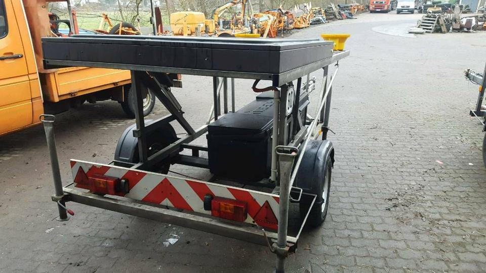 Nissen VLT Verkehrsleitanhänger LED Verkehrssicherungsanhänger - Construction equipment, Trailer: picture 2 Nissen VLT Verkehrsleitanhänger LED Verkehrssicherungsanhänger - Construction equipment, Trailer: picture 2