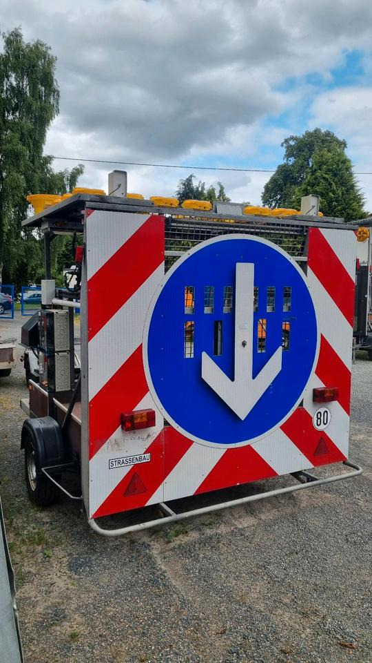 Nissen VZ616 Absperrtafel LED Funkwarnmeldeanlage Sperrwand Sperrtafel Verkehrsleittafel Verkehrsleitanhänger Verkehrssicherungsanhänger Leittafel Verkehrssicherung Vorwarner Vorwarntafel ABT - Construction equipment, Trailer: picture 3 Nissen VZ616 Absperrtafel LED Funkwarnmeldeanlage Sperrwand Sperrtafel Verkehrsleittafel Verkehrsleitanhänger Verkehrssicherungsanhänger Leittafel Verkehrssicherung Vorwarner Vorwarntafel ABT - Construction equipment, Trailer: picture 3