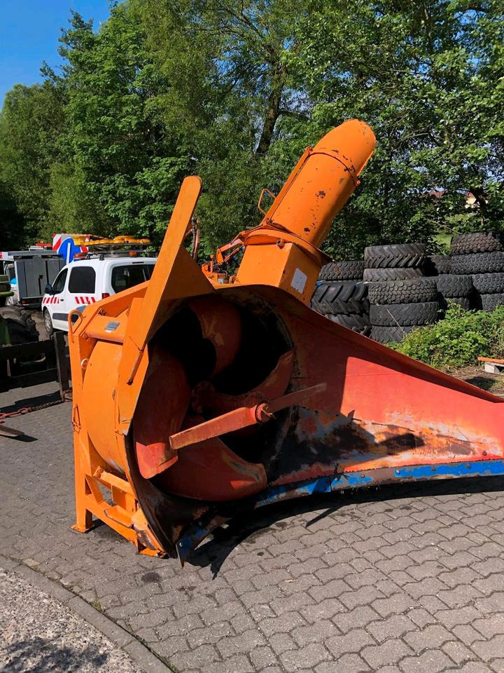 Schneeschleuder Beilhack HS 135 S Schneefräse Anbau- Schneeschleuder für Unimog 405 U300 U 400 500 405 423 430 530 318 527 427 327 - Snow blower: picture 4 Schneeschleuder Beilhack HS 135 S Schneefräse Anbau- Schneeschleuder für Unimog 405 U300 U 400 500 405 423 430 530 318 527 427 327 - Snow blower: picture 4