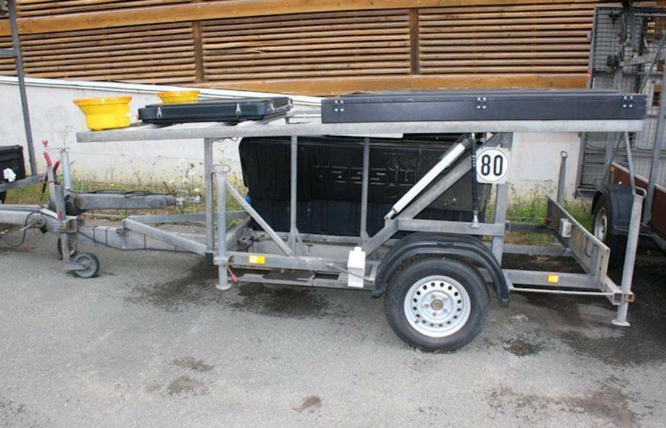 Verkehrsleitanhänger Mersch Nissen Trebbiner Horizont - Trailer: picture 5 Verkehrsleitanhänger Mersch Nissen Trebbiner Horizont - Trailer: picture 5