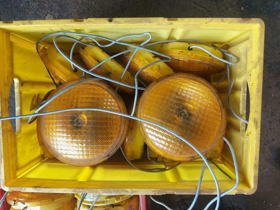 Nissen LED Vorwarner Leuchte Zyklop 220 Absperrtafel Vorwarntafel - Lights/ Lighting: picture 2 Nissen LED Vorwarner Leuchte Zyklop 220 Absperrtafel Vorwarntafel - Lights/ Lighting: picture 2