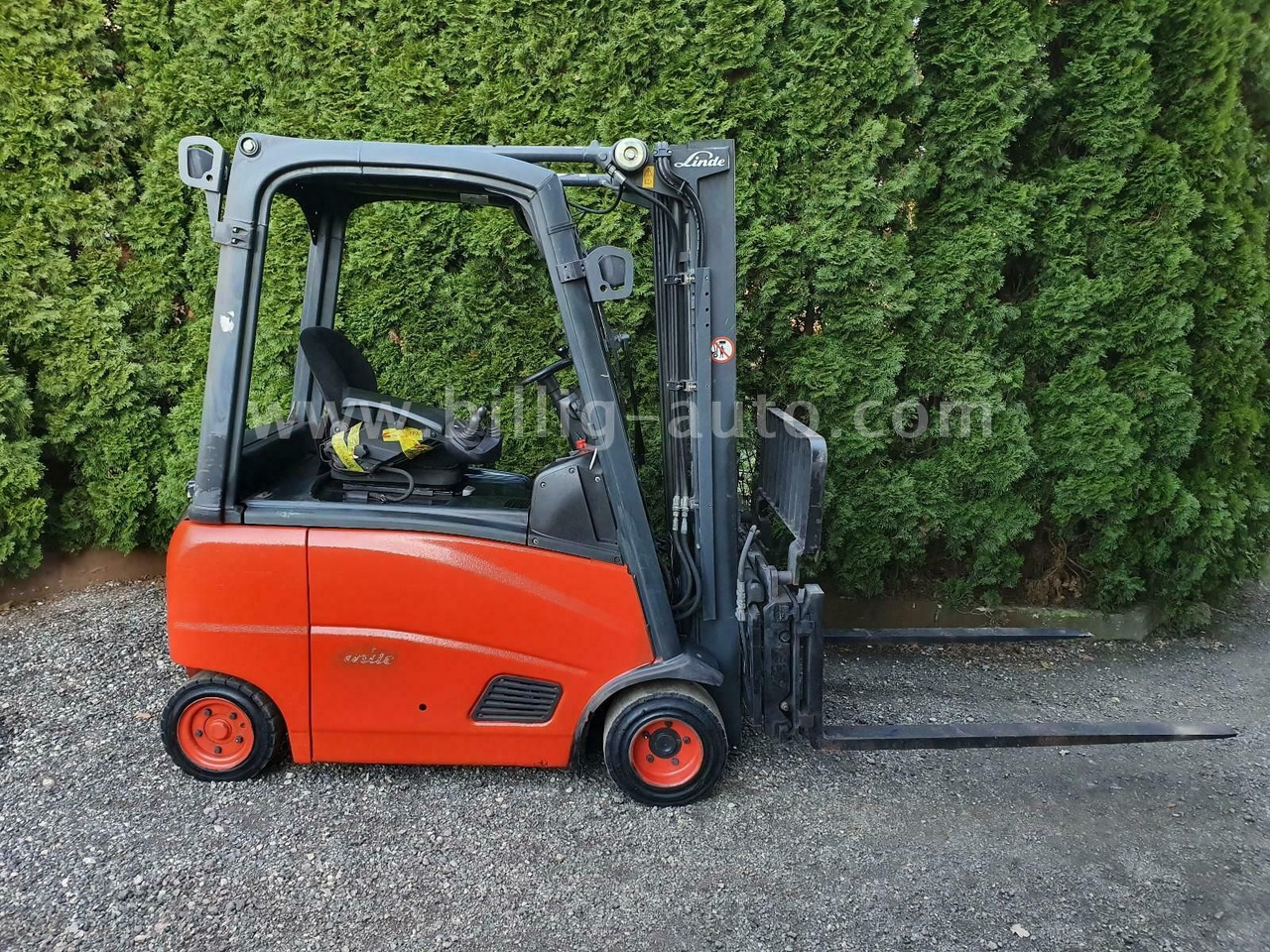 Linde E18 PH 4-Rad Seitenschieber*Zinkenverstellung* - Electric forklift: picture 3 Linde E18 PH 4-Rad Seitenschieber*Zinkenverstellung* - Electric forklift: picture 3