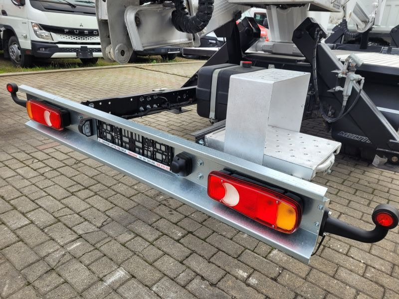 Truck mounted aerial platform Nissan Cabstar NT400 podnośnik koszowy 20 m Multitel HX195 bucket truck boom lift: picture 10 Truck mounted aerial platform Nissan Cabstar NT400 podnośnik koszowy 20 m Multitel HX195 bucket truck boom lift: picture 10