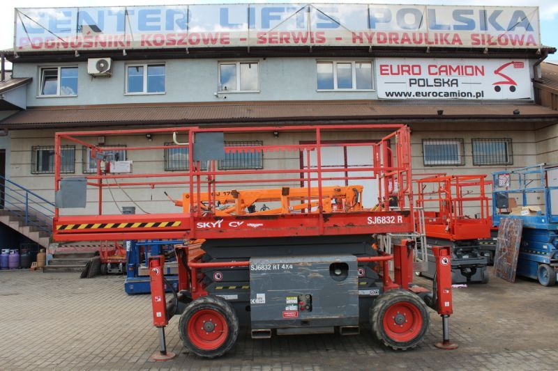 Podnośnik nożycowy 4x4 spalinowy 12 m Skyjack SJ6832RT - Scissor lift: picture 5 Podnośnik nożycowy 4x4 spalinowy 12 m Skyjack SJ6832RT - Scissor lift: picture 5