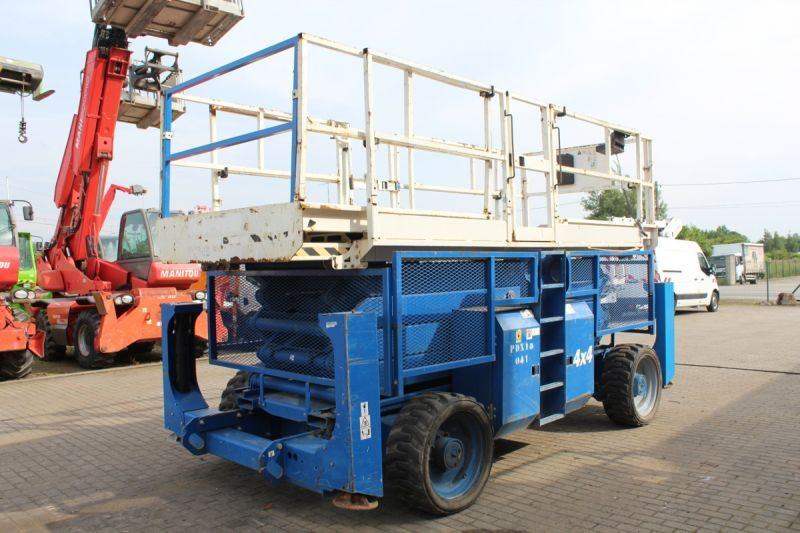 Podnośnik nożycowy 4x4 spalinowy 15 m Genie GS4390 - Scissor lift: picture 4 Podnośnik nożycowy 4x4 spalinowy 15 m Genie GS4390 - Scissor lift: picture 4