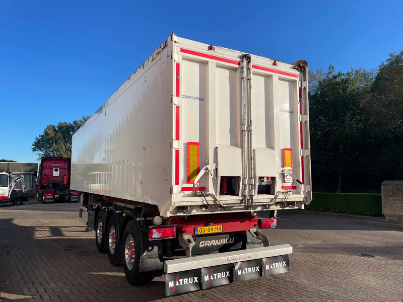 Granalu ALU KIPPER / APK - TUV MEI 2025 / DISC BRAKES / FRANSE DEUREN / ALU VELGEN / 55M3 - Tipper semi-trailer: picture 3 Granalu ALU KIPPER / APK - TUV MEI 2025 / DISC BRAKES / FRANSE DEUREN / ALU VELGEN / 55M3 - Tipper semi-trailer: picture 3