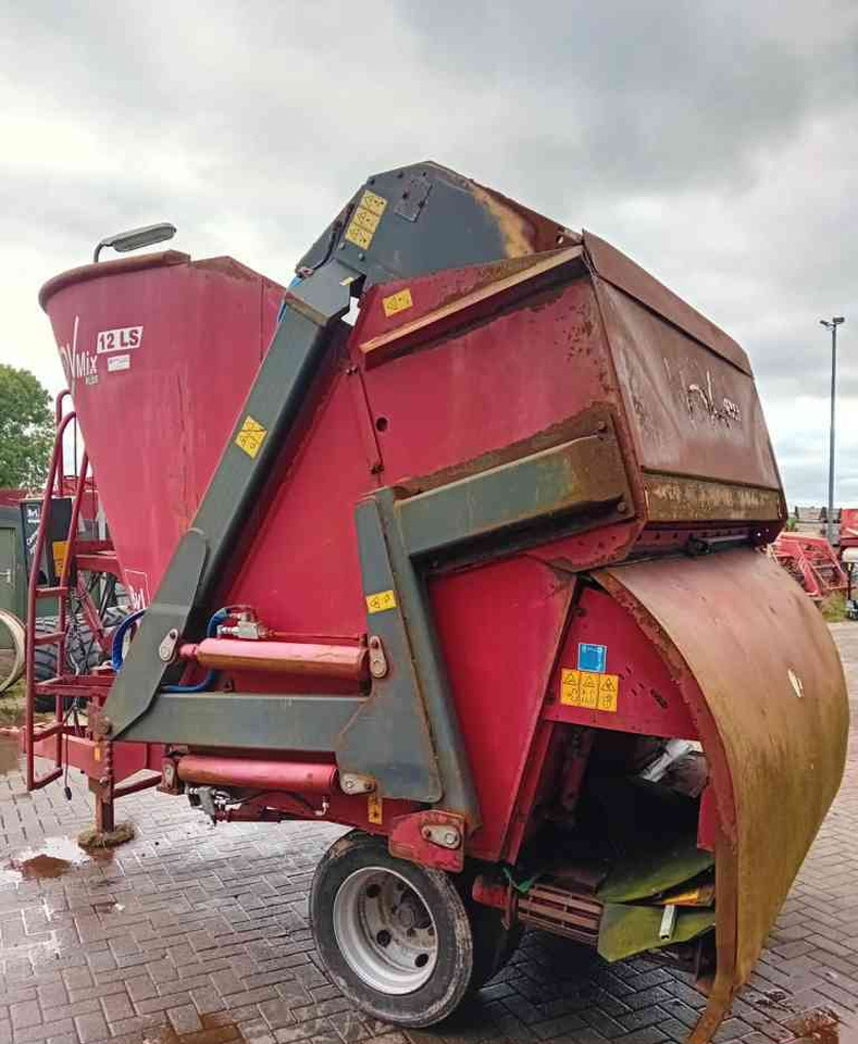 BVL V-Mix Plus 12 LS voermengwagen *Verkocht/sold* - Forage mixer wagon: picture 5 BVL V-Mix Plus 12 LS voermengwagen *Verkocht/sold* - Forage mixer wagon: picture 5