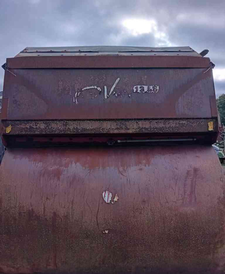 BVL V-Mix Plus 12 LS voermengwagen voermachines - Forage mixer wagon: picture 4 BVL V-Mix Plus 12 LS voermengwagen voermachines - Forage mixer wagon: picture 4