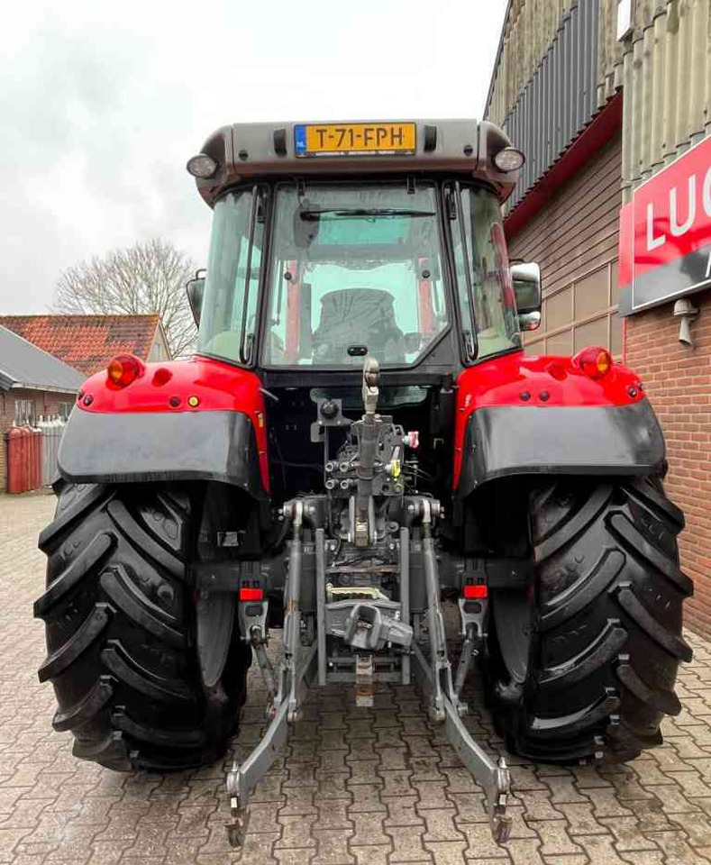 Massey Ferguson 5710S Dyna-4 Essential *Verkocht/sold* - Farm tractor: picture 4 Massey Ferguson 5710S Dyna-4 Essential *Verkocht/sold* - Farm tractor: picture 4