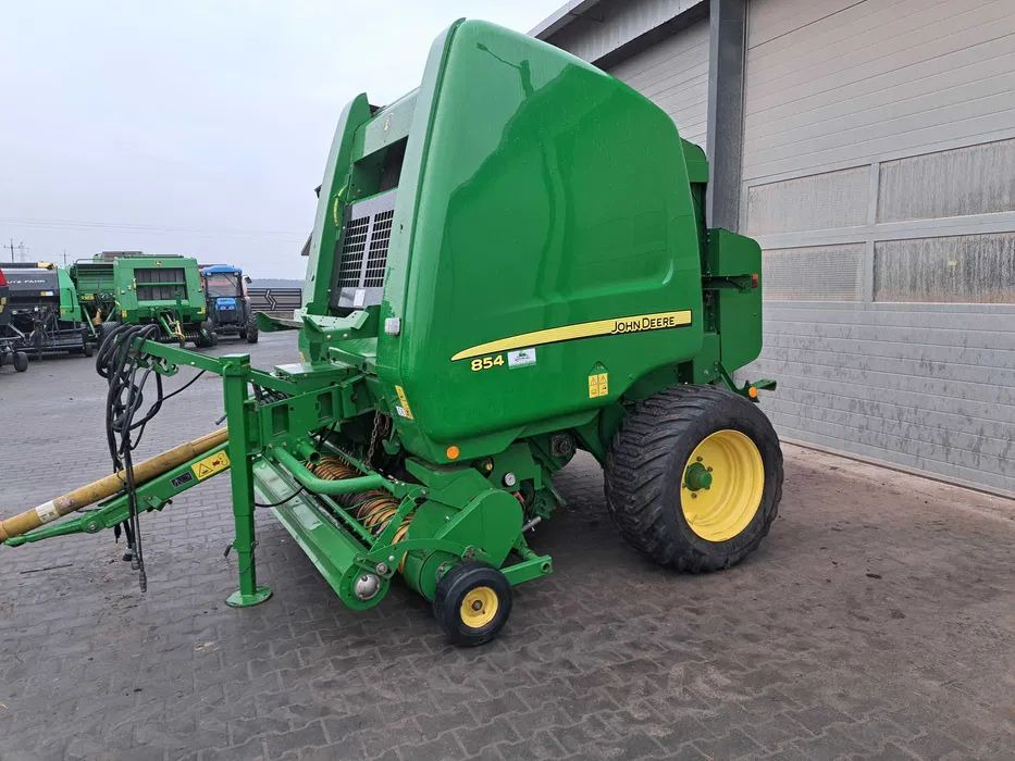 Prasa rolująca John Deere 854 - Round baler: picture 1 Prasa rolująca John Deere 854 - Round baler: picture 1