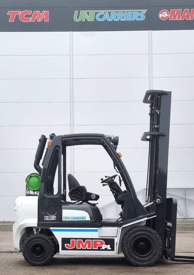 UniCarriers U1D2A25LQ DX25  - LPG forklift: picture 4 UniCarriers U1D2A25LQ DX25  - LPG forklift: picture 4