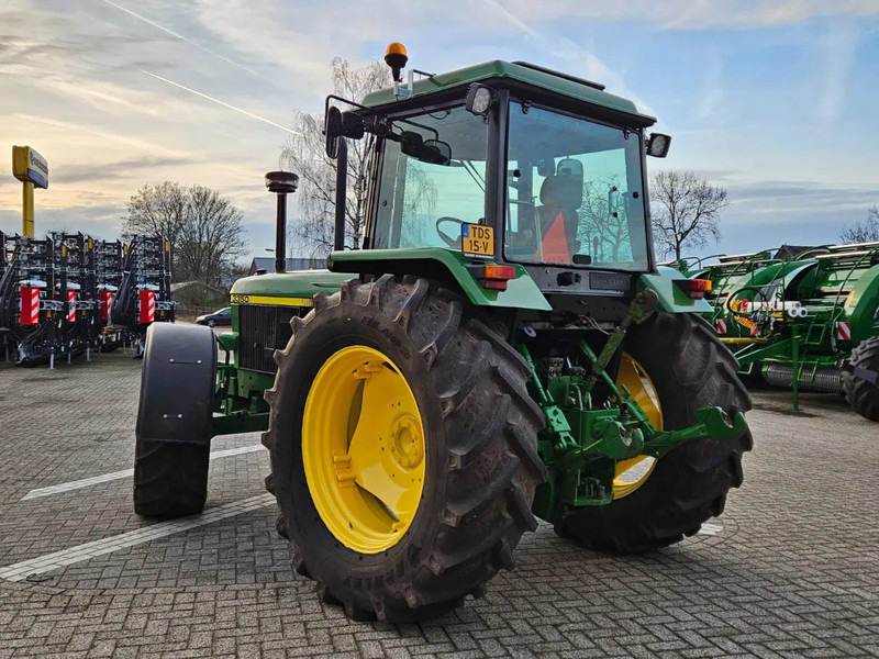John Deere 3350 SG2 cabine - Farm tractor: picture 5 John Deere 3350 SG2 cabine - Farm tractor: picture 5