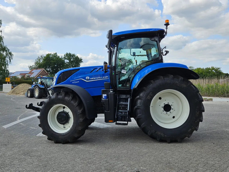 New Holland T7.210 Range command 50 km/h - Farm tractor: picture 4 New Holland T7.210 Range command 50 km/h - Farm tractor: picture 4